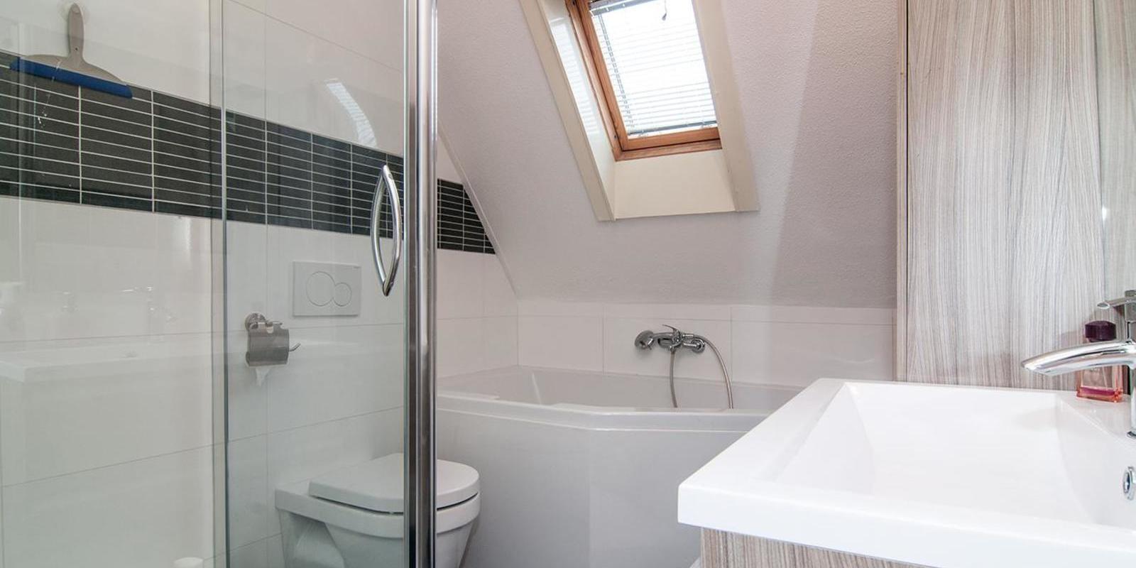 kleine badkamer ideeen